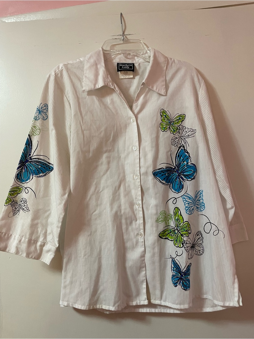 Vintage Southern Lady white button-up shirt with blue/green sequin butterfly